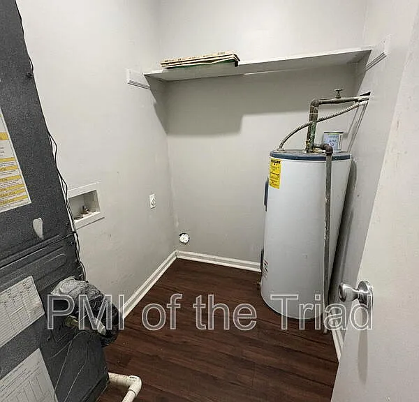 1600 Oak Croft Ct #D — Photo 5