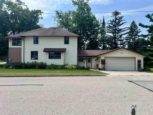 431 Railroad St, Brownsville, WI 53006