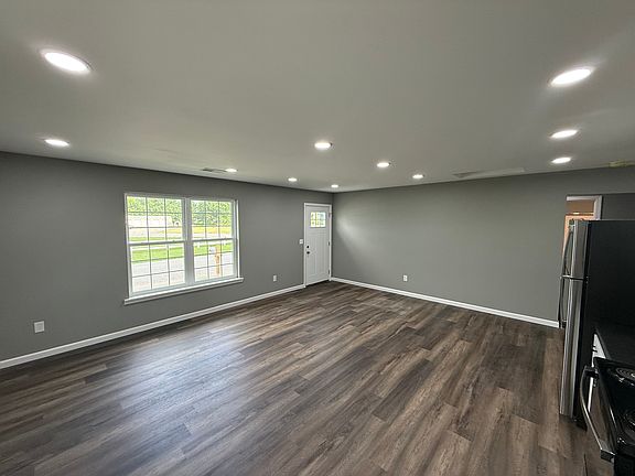 4th image of 406 S Ireland St #408