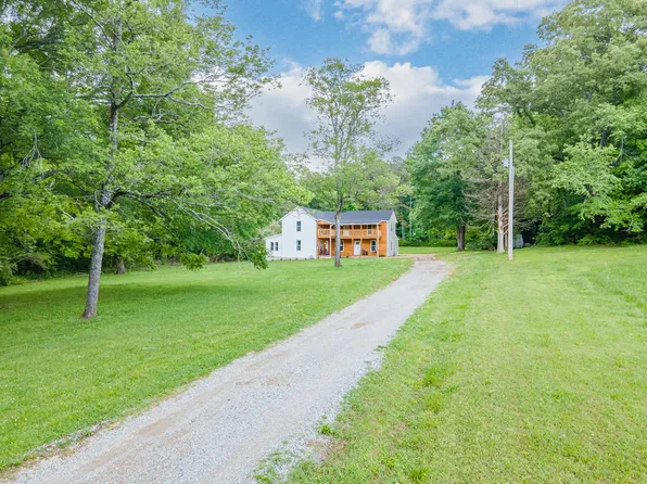 128 N Main St, Loretto, TN 38469