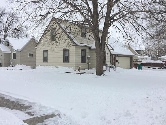 3rd image of 720 Clausen Ave