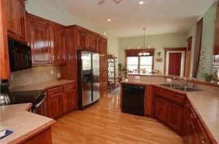 3rd image of 10410 NE 100th Ct
