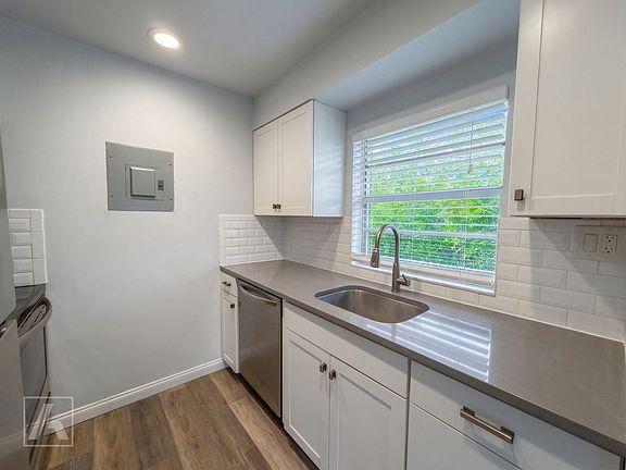 2nd image of 3323 N Westmoreland Dr #33253