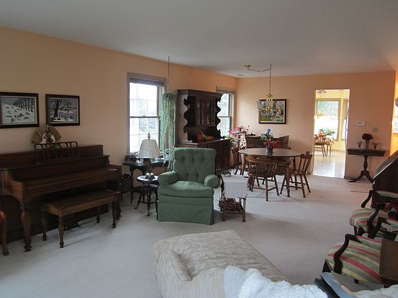 5th image of 518 Bradbury Ln #518