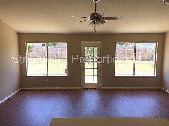 5th image of 403 Sunflower Dr