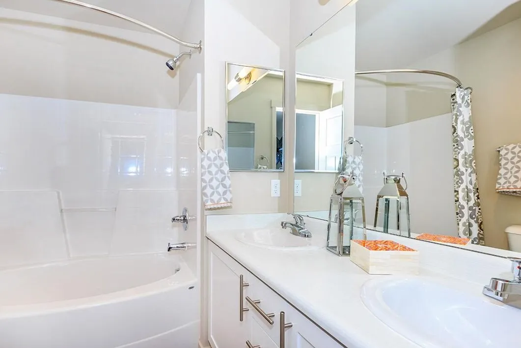 The Woodlands Townhomes — Photo 4