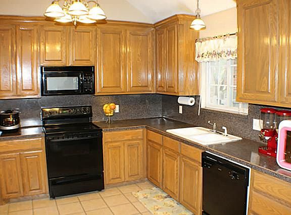 4th image of 6521 Stockton Dr