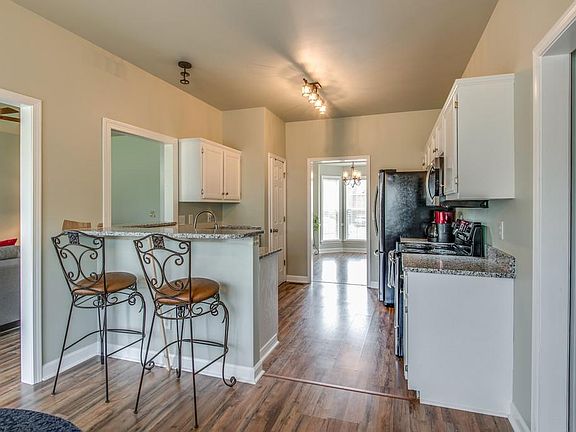5th image of 2557 Milton Ct