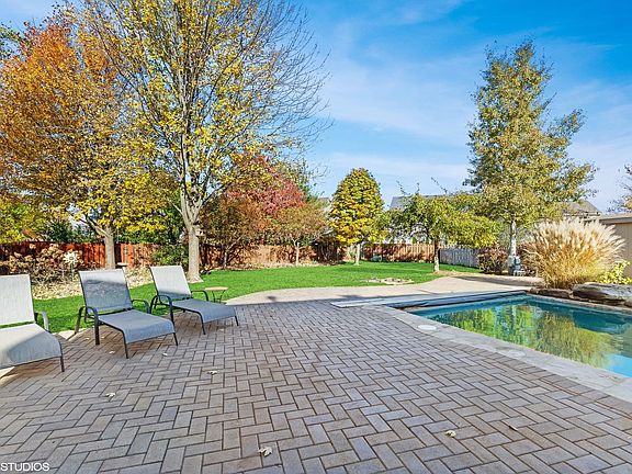 5th image of 3 Glascow Ct