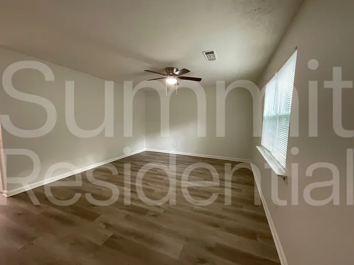 5950 Stonewall Dr #4 — Photo 4