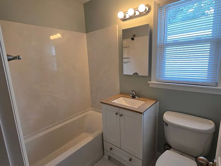 300 Mary Scott Dr — Photo 11