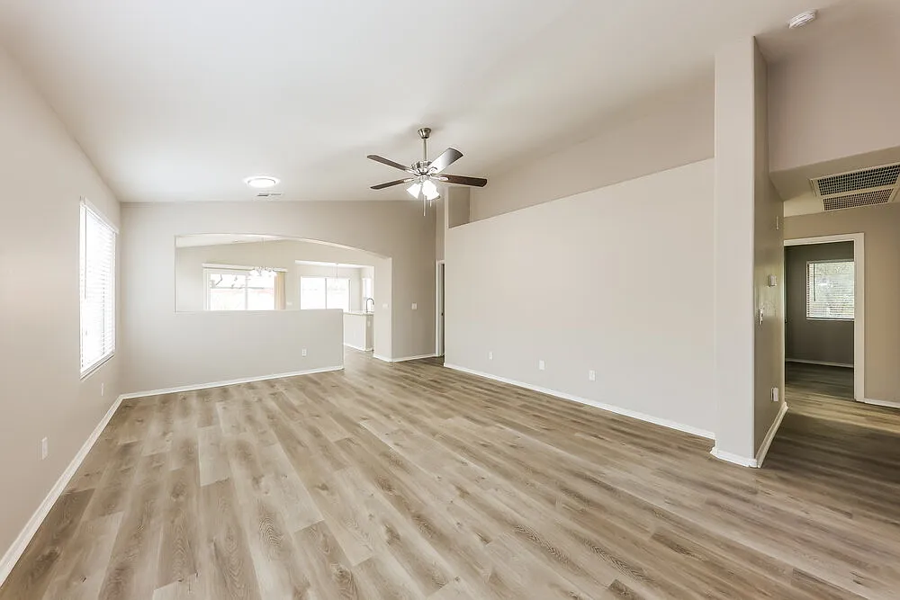 3 bed, 2.0 bath, 1597 sqft, $2,000 — Photo 4