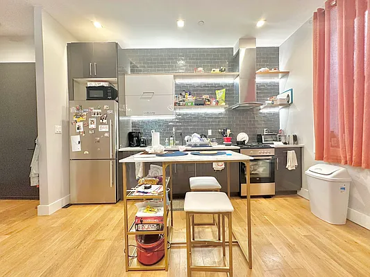 Rented by Doorway NYC, LLC | media 33