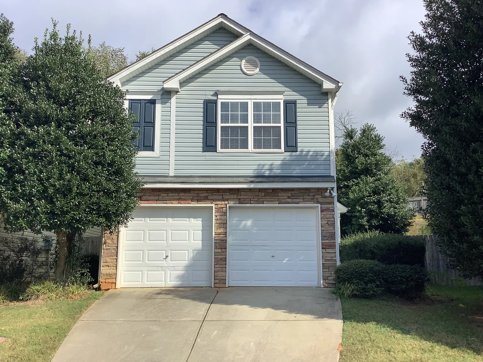 3 bed, 2.5 bath, 1360 sqft, $1,840 — Photo 1