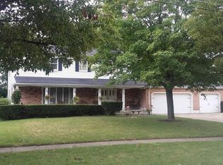 818 Andrews Rd, Medina, OH 44256