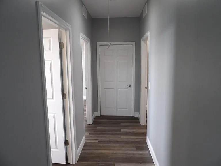 240 E Court St — Photo 21
