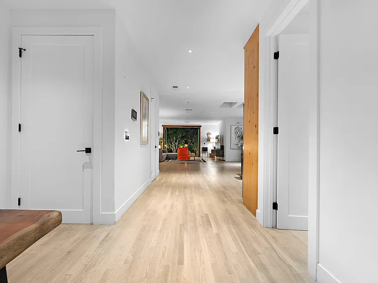 455 N Crescent Heights Blvd — Photo 5
