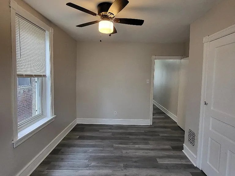 230 S Frazier St — Photo 23