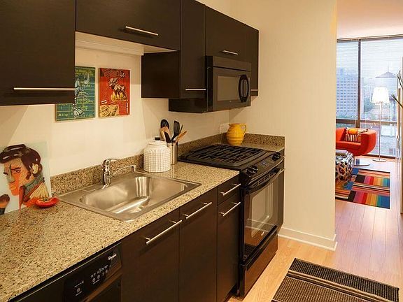 5th image of 1534 N Halsted St #511