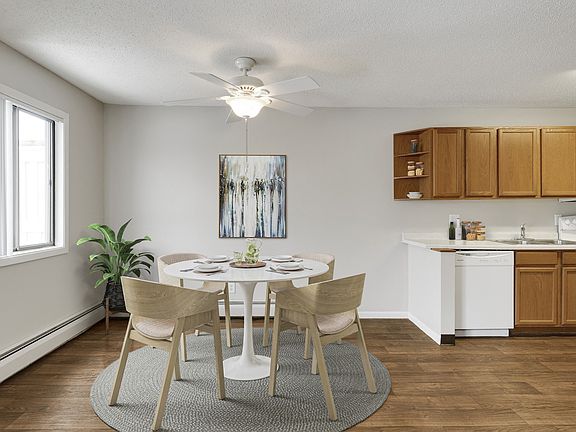 4th image of 1300 W Medicine Lake Dr #209