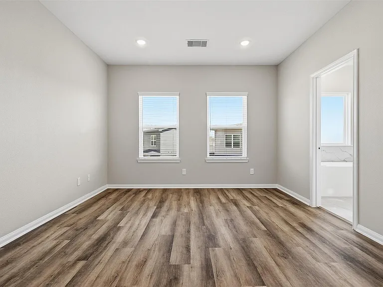 9906 Clark Canyon Ln — Photo 13