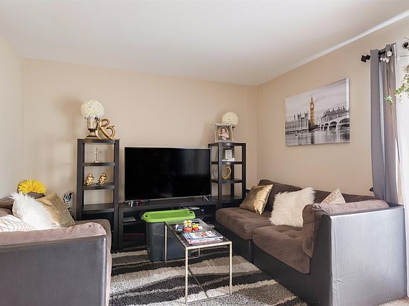 4th image of 3809 Sugar Creek Dr #3811