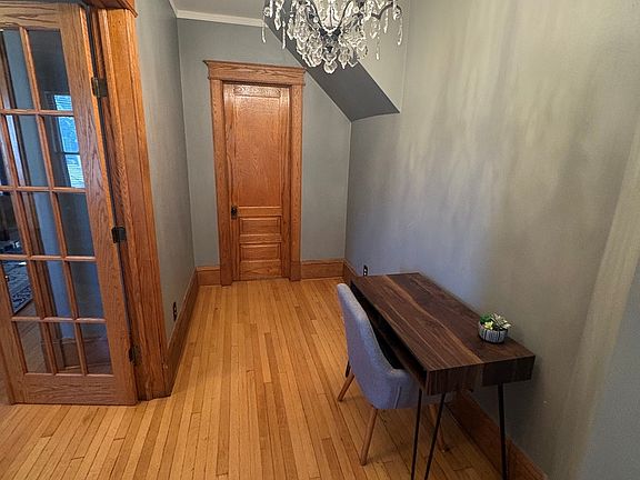 5th image of 472 Academy St