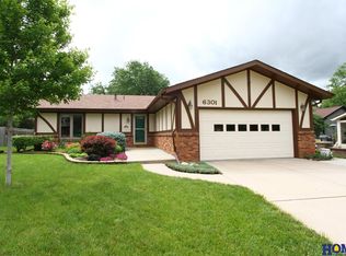 6301 Tanglewood Cir, Lincoln, NE 68516