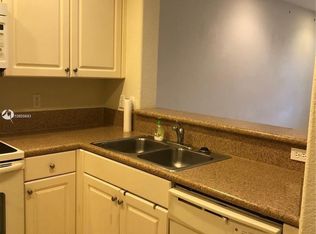 620 SW 147th Ter, Pembroke Pines, FL 33027