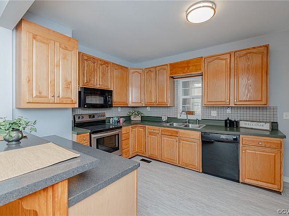 3rd image of 803 E Poythress St