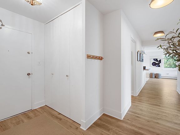 2nd image of 141 N La Grange Rd APT 302