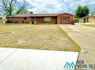 1503 S Country Club Cir, Carlsbad, NM 88220