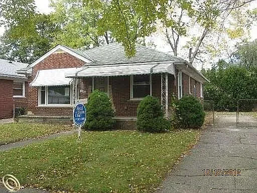 429 E Jarvis Ave — Photo 1