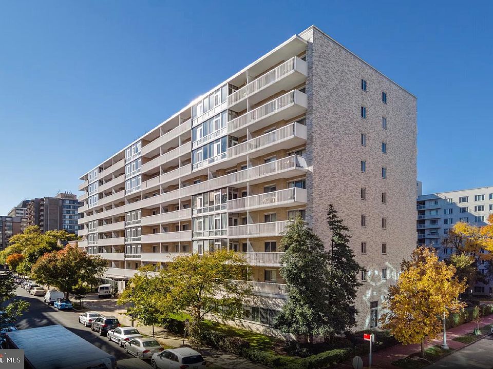 1st image of 730 24th St NW APT 414