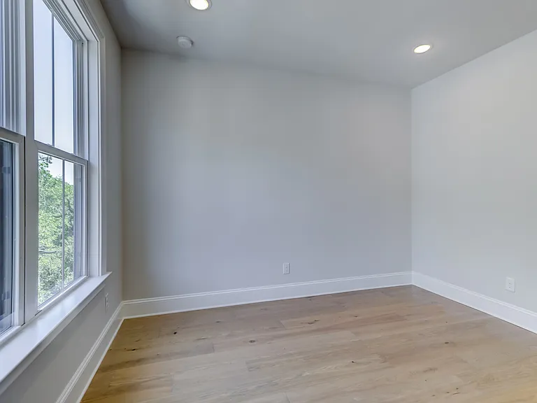 1107 Parkside Greenway Dr — Photo 6