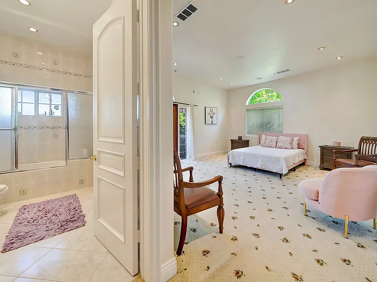 7735 Wilbur Ave — Photo 73