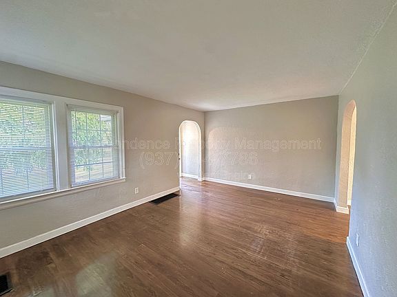 4th image of 2801 Kenmore Ave