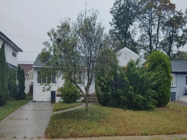 2318 Hoffman Ave, Elmont, NY 11003