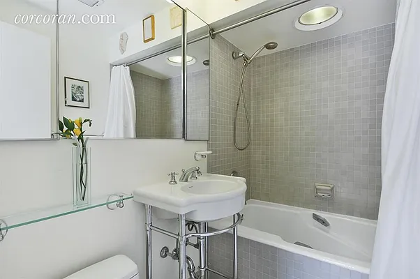 Sold by Corcoran | media 21