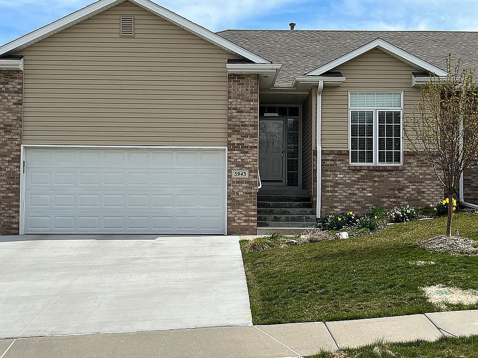 Front of townhome
