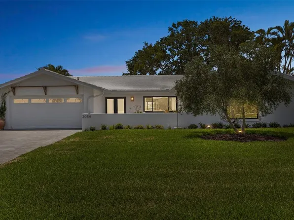 2084 Massachusetts Ave NE, Saint Petersburg, FL 33703