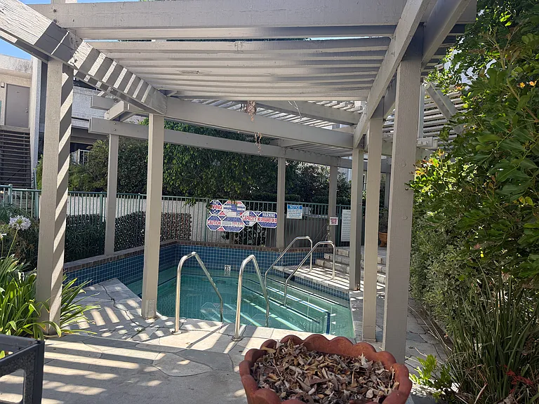 20134 Leadwell St #270 — Photo 5