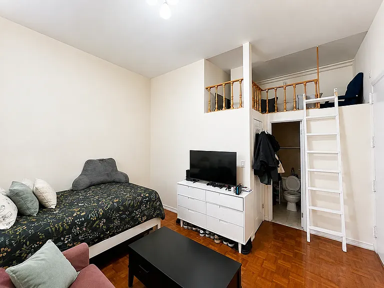 304 W 92nd St #1P — Photo 2