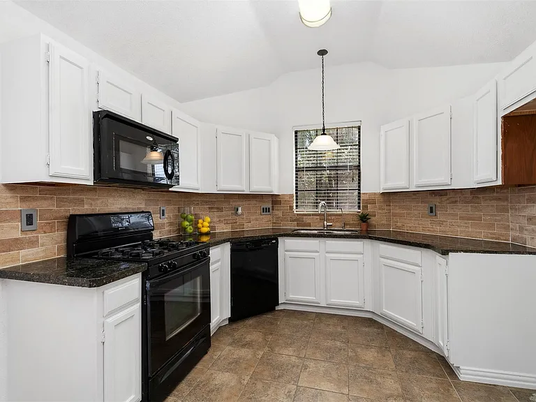 22835 Sherioaks Ln — Photo 5