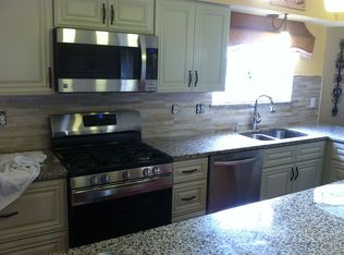 4895 Greenburg Dr, Saint Peters, MO