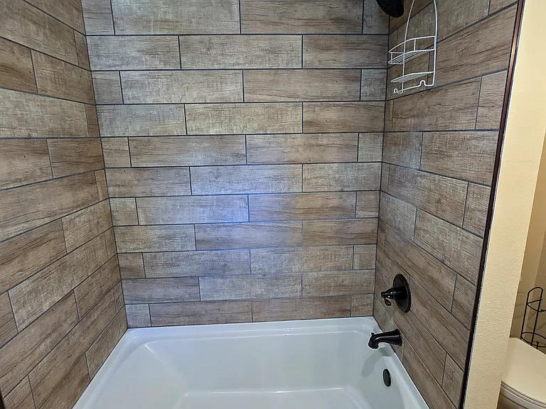 2120 N Wilson Ave — Photo 23