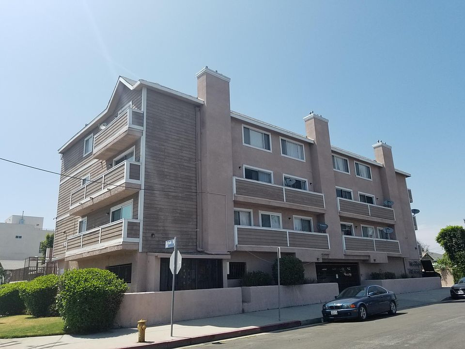 1st image of 11829 Burbank Blvd #6