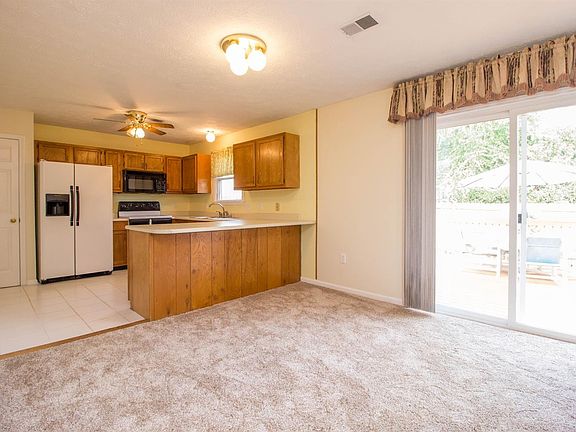 5th image of 4009 Daisy Hill Ln