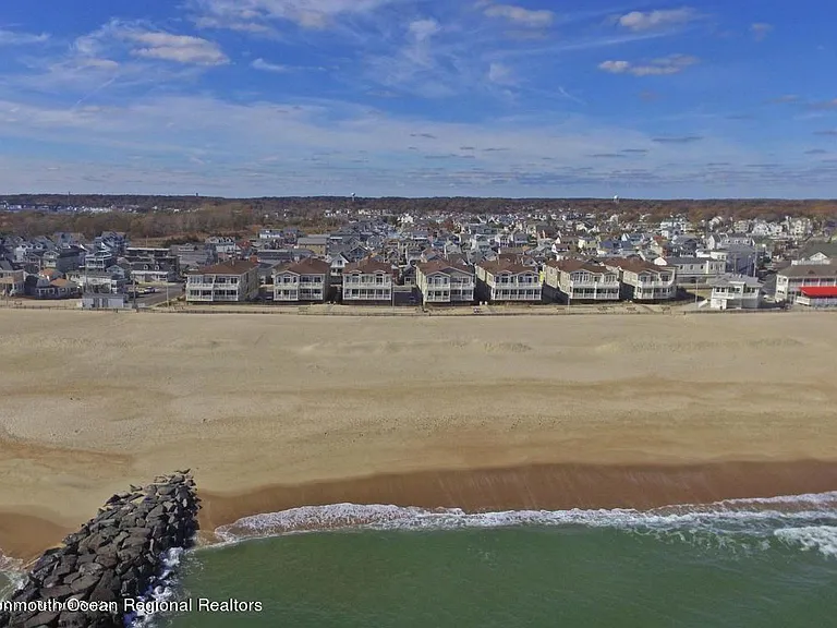 221 Beachfront #1 — Photo 1
