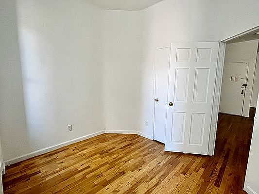 3rd image of 227 E 5th St APT 3RW